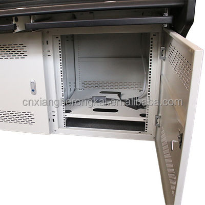 Serveur pour le centre de commande de diffusion de la console de commande